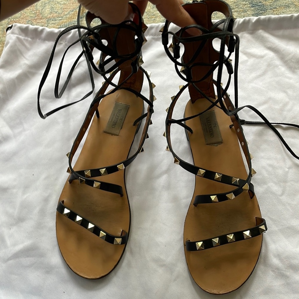Valentino Rockstud Lace Up Sandals. Black size 37.5